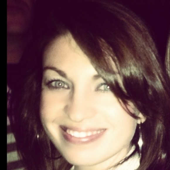 Meet your Posher, Adrienne