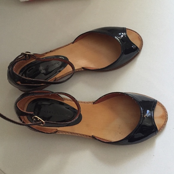 Chinese Laundry Sandals - Picture 4 of 6