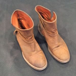 Madewell 1937 ankle boots.