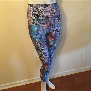 Emily HSU Capri Leggings