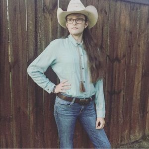 Meet your Posher, Elizabeth