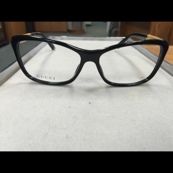 🔥FLASH SALE🔥Gucci Optic Frame with Gold temples - Picture 1 of 3