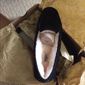 Black ugg moccasin slippers