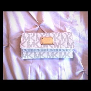 Michael Kor wallet