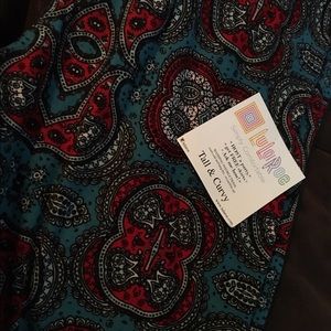 New in package Lularoe paisley TC leggings 🦄