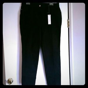 NWT Chicos So Slimming Getaway Pants