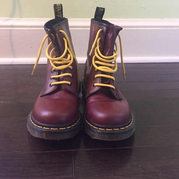 Dr. Martens 8-eye Cherry Red 1460