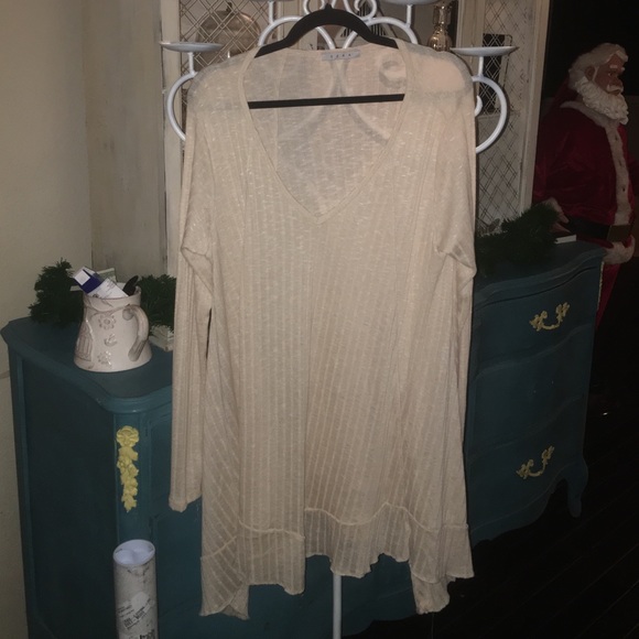 2 DAY SALE $11 Knit Tunic - Picture 2 of 3