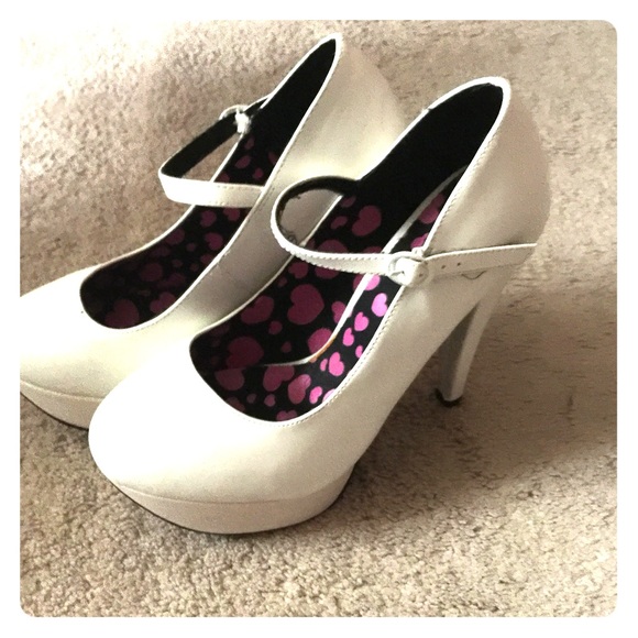 White platforms pinup stripper