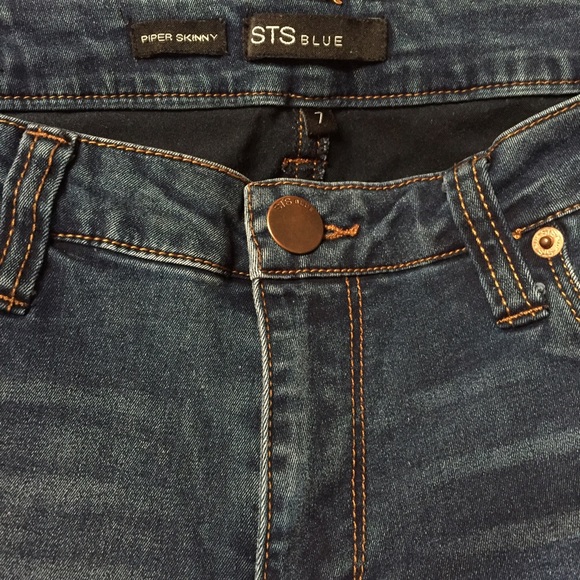 Med Rise Stretch Denim - Picture 2 of 4