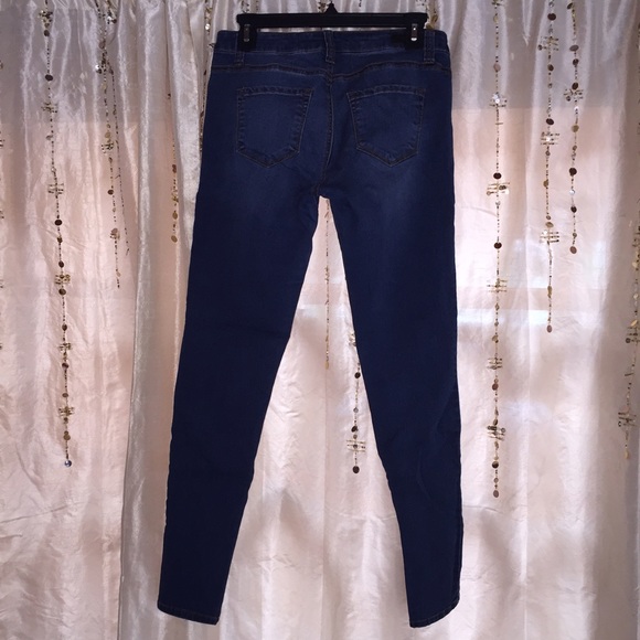 Med Rise Stretch Denim - Picture 4 of 4