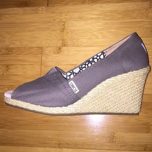 Toms wedges