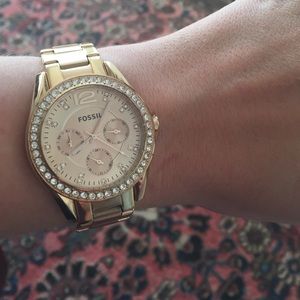 Rose gold Fossil watch