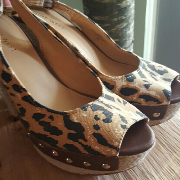 Nine West 7.5 Leopard Print Studded Heels Peeptoes