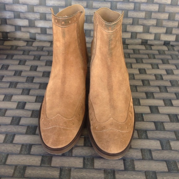 Tan suede Zara basic boots - Picture 2 of 4