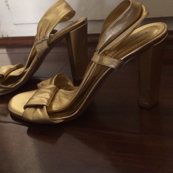 Diane Von Furstenberg Gold Slingback Sandals - Picture 2 of 4