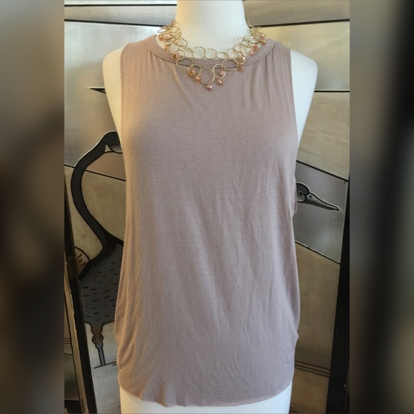Cute & lightweight top, NWT