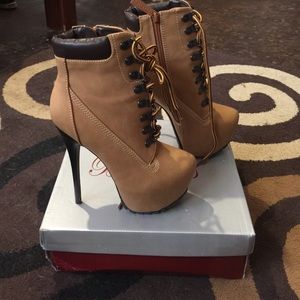 Stylish chunky platform boots