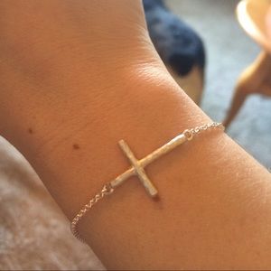 حلم hammered cross bracelet 