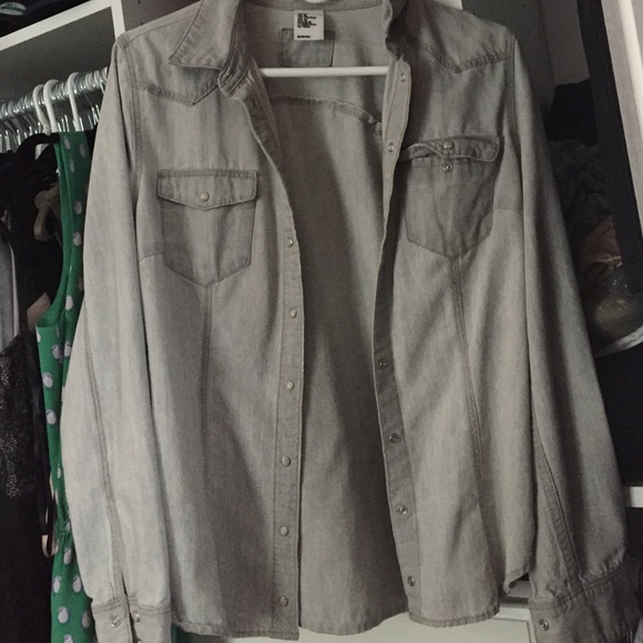 H&M Gray button down