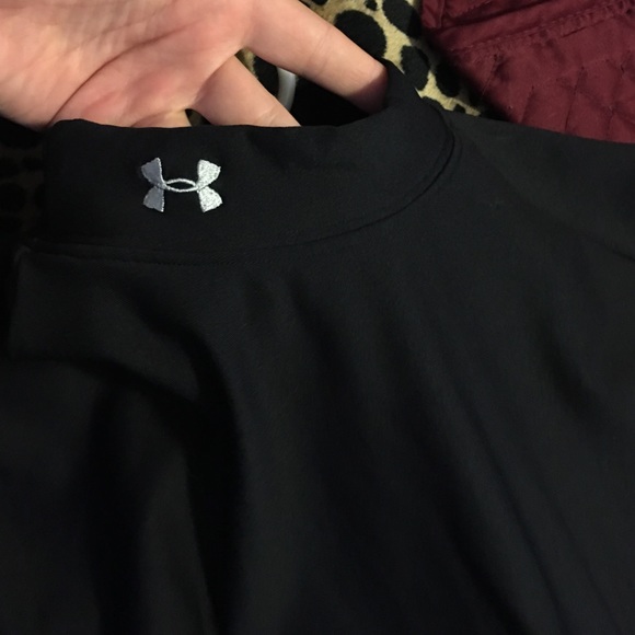under armour turtle neck - Picture 2 of 2