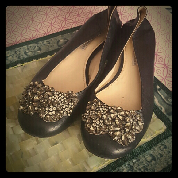 WORN Vera Wang lavender label rhinestone flats