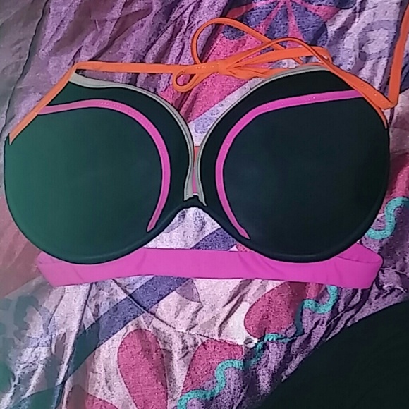 Victoria secret swim top - Picture 1 of 4
