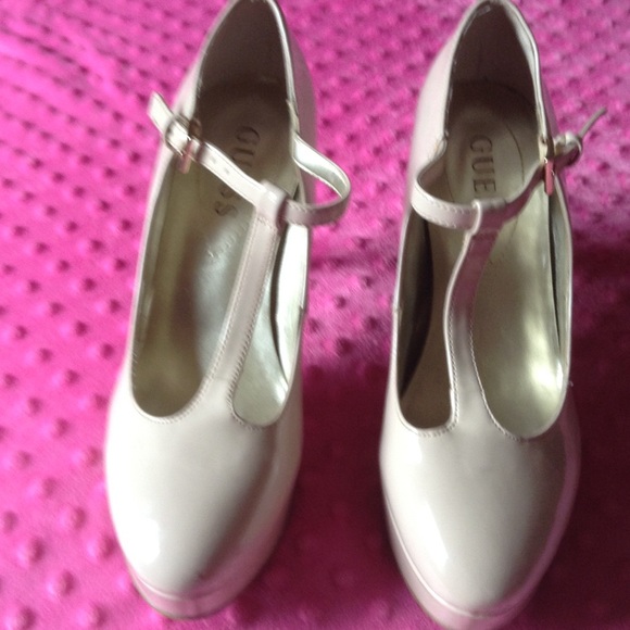 Guess Shoes. Size. 6M