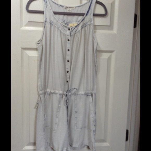 Beautiful Button down jumper with adjustable waist - Picture 2 of 3