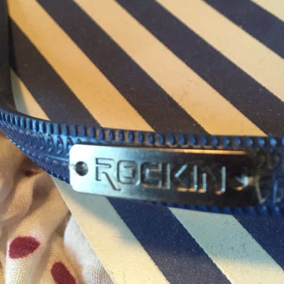 💫New Rockin blue and cream color flip flops - Picture 4 of 4