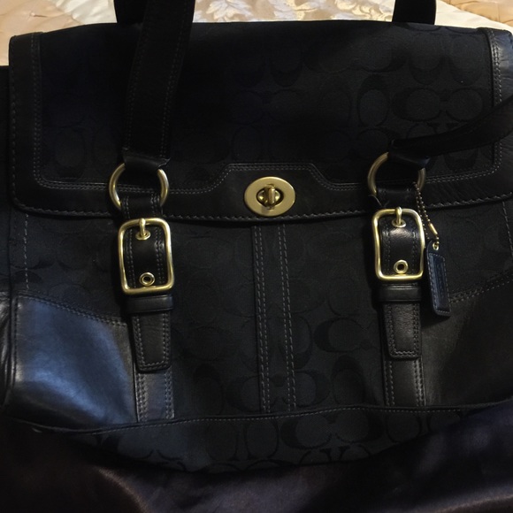 Signature black Coach Bag.  Excellent condition. - Picture 2 of 4