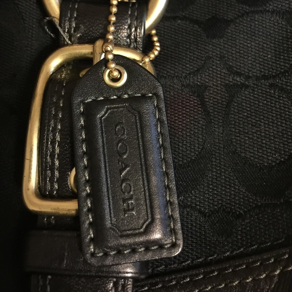 Signature black Coach Bag.  Excellent condition. - Picture 4 of 4