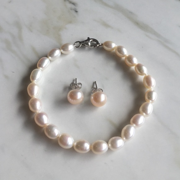 Helzberg Diamonds Pearl Earrings and Bracelet
