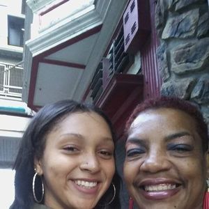 Meet your Posher, Crystal