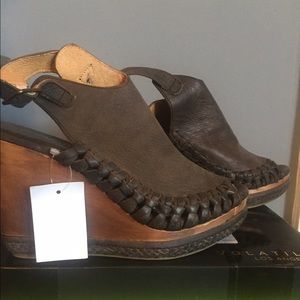 Very Volatile Absolute Wedge NWT Size 10