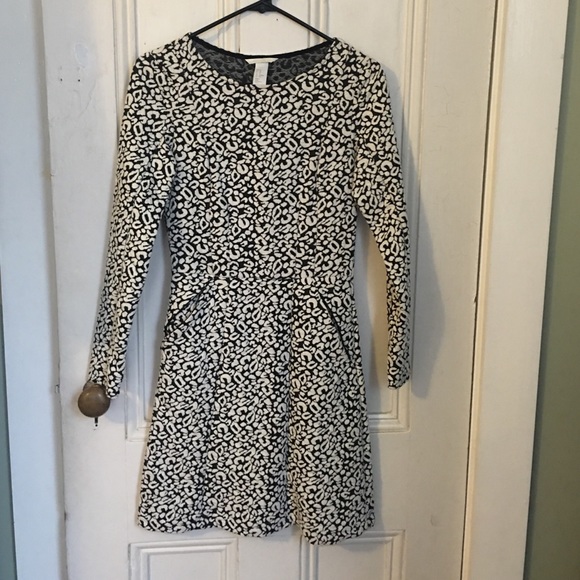 Black and white fitted dress