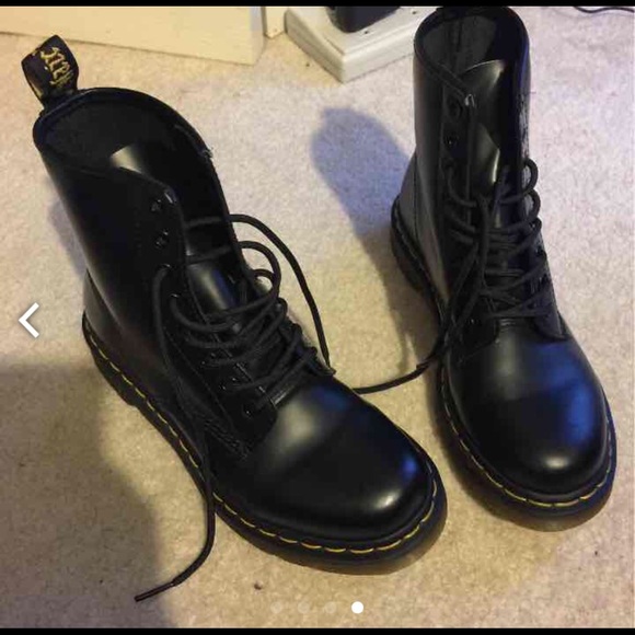 Dr. Martens - Picture 3 of 4