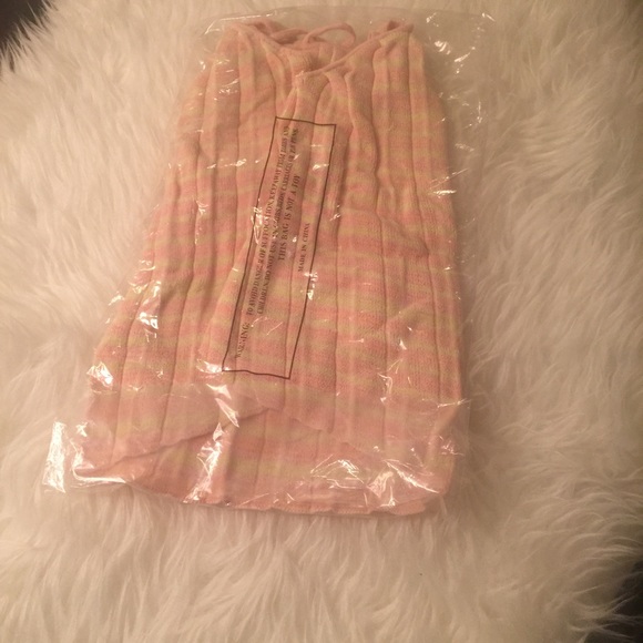 🎉CLOSING CLOSET 🎉URBAN OUTFITTER CROP TOP - Picture 3 of 3