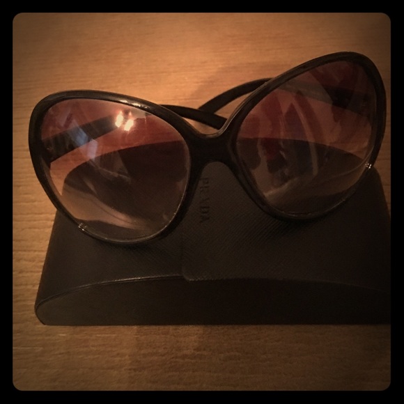 PRADA Sunnies😎☀️