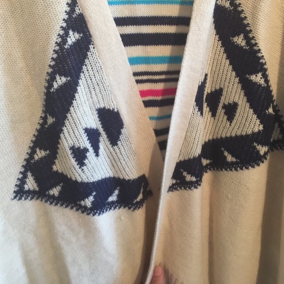 Super cute cardigan - Picture 2 of 4