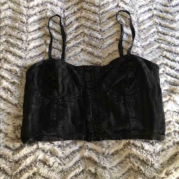 Tilly's crop top
