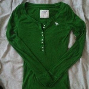 🌸 A&F Long-Sleeve Tee | S