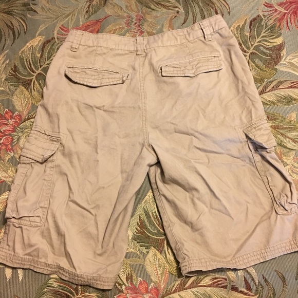 DKNY Boy's size 16 Short - Picture 2 of 4