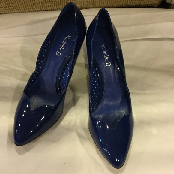 Michelle D small heel pumps.