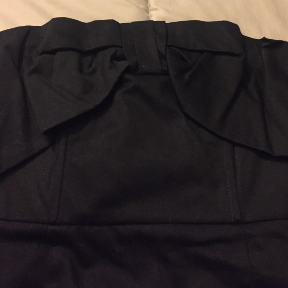 Black strapless dress. Empire waist. Bow on chest - Picture 3 of 3