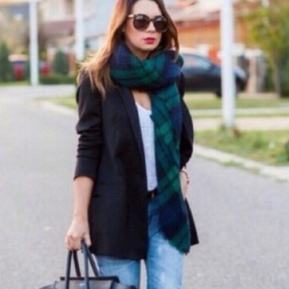 Blue & Green Tartan Blanket Scarf - Picture 2 of 4