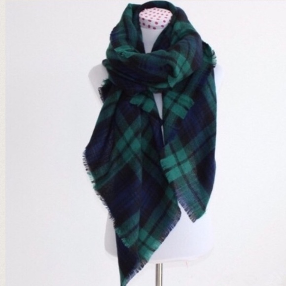 Blue & Green Tartan Blanket Scarf - Picture 3 of 4