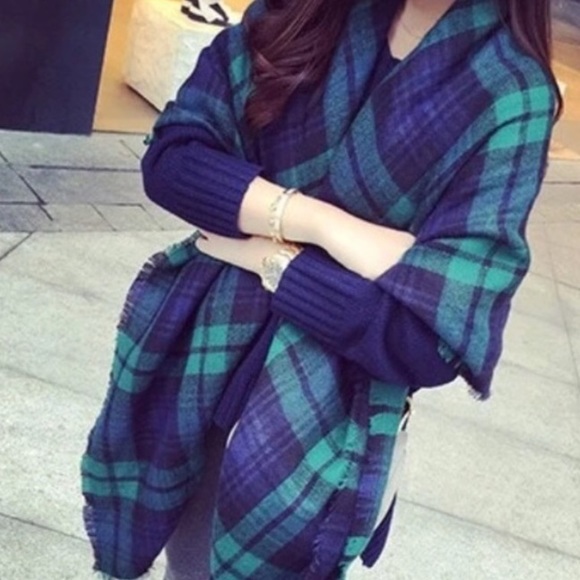Blue & Green Tartan Blanket Scarf - Picture 4 of 4