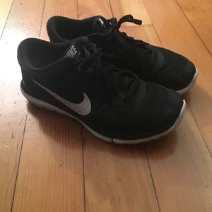 Black and white nike running sneakers