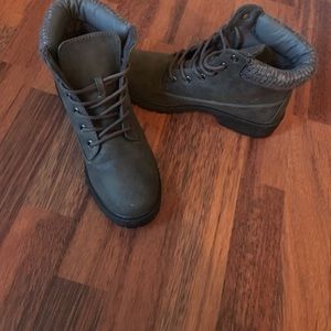 Winter boots